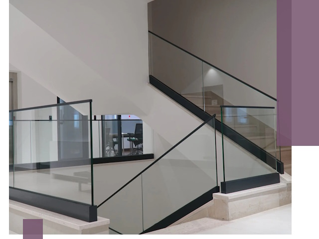 Стеклянные перила премиум-класса с установкой в Кингисеппе