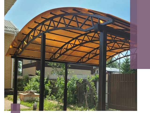 Изготовление навесов под ключ в Кингисеппе из качественных материалов