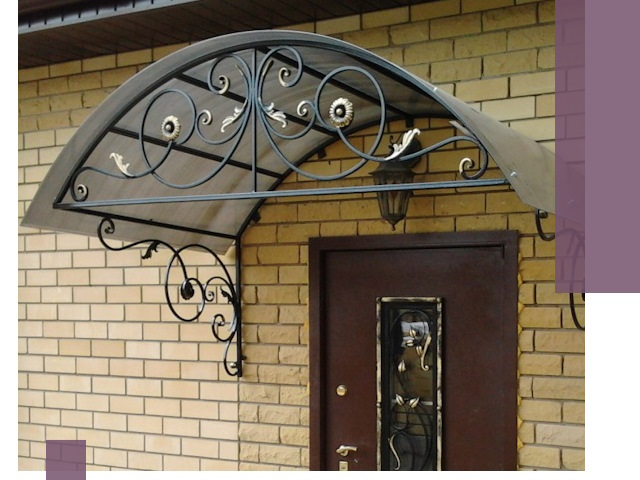 Изготовление козырьков из металла под ключ в Кингисеппе