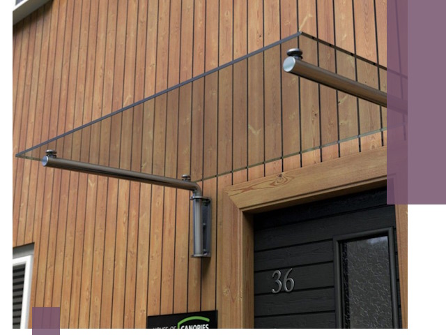 Стеклянные козырьки на входы и фасады в Кингисеппе