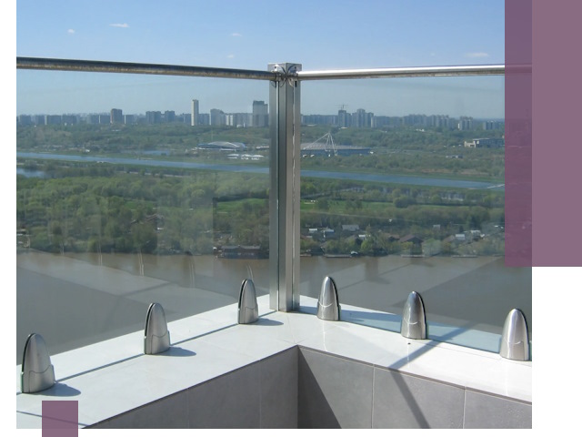 Стеклянные парапеты премиум класса в Кингисеппе для домов и бизнесов